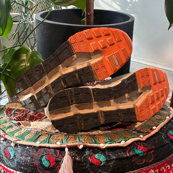 ON RUNNING MENS CLOUDTRAX SENSA SHOES 'SAND' - Picture 4 of 5